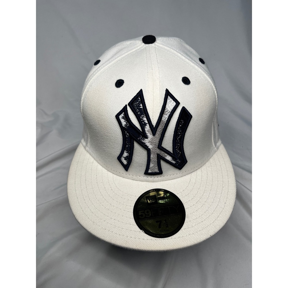 New Era 59FIFTY New York Yankees Fitted Hat White Navy Blue Size 7 1/2 MLB Cap - Picture 2 of 12
